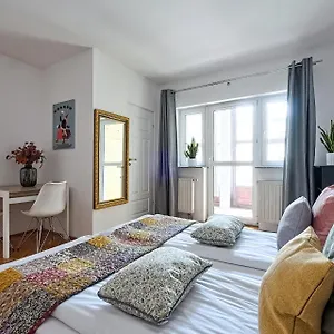 https://golden-apartments-rad12-5.krakowhotelspoland.com